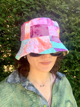 Load image into Gallery viewer, Berry Blend - Lime Lining - Patchwork Bucket Hat