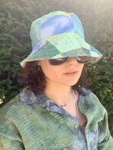 Load image into Gallery viewer, Globe Green - Popping Pink Lining - Patchwork Bucket Hat