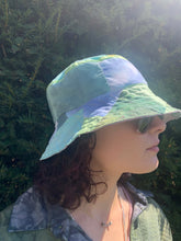 Load image into Gallery viewer, Globe Green - Popping Pink Lining - Patchwork Bucket Hat
