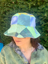 Load image into Gallery viewer, Globe Green - Popping Pink Lining - Patchwork Bucket Hat