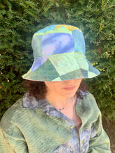 Load image into Gallery viewer, Globe Green - Popping Pink Lining - Patchwork Bucket Hat