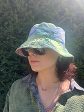 Load image into Gallery viewer, Globe Green - Popping Pink Lining - Patchwork Bucket Hat