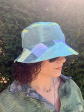 Load image into Gallery viewer, Globe Green - Popping Pink Lining - Patchwork Bucket Hat