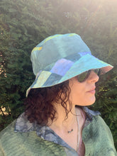 Load image into Gallery viewer, Globe Green - Popping Pink Lining - Patchwork Bucket Hat
