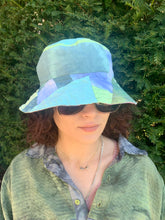 Load image into Gallery viewer, Globe Green - Popping Pink Lining - Patchwork Bucket Hat