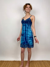 Load image into Gallery viewer, Hand Dyed Bright Blue Vintage Slip
