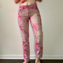 Load image into Gallery viewer, Tie Dye Levi Jeans
